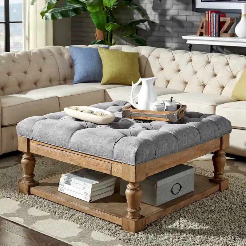 Mesa de centro otomana tapizada con almacenaje y balaustres