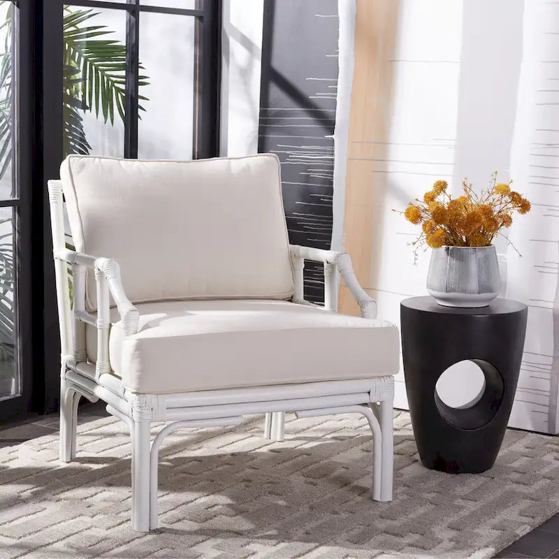 SAFAVIEH Maudie Rattan Accent Chair - 27.6 W x 31.5 L x 31.5 H - 28Wx32Dx32H