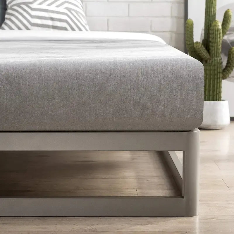Base de cama de plataforma moderna de perfil bajo de metal resistente tamaño queen
